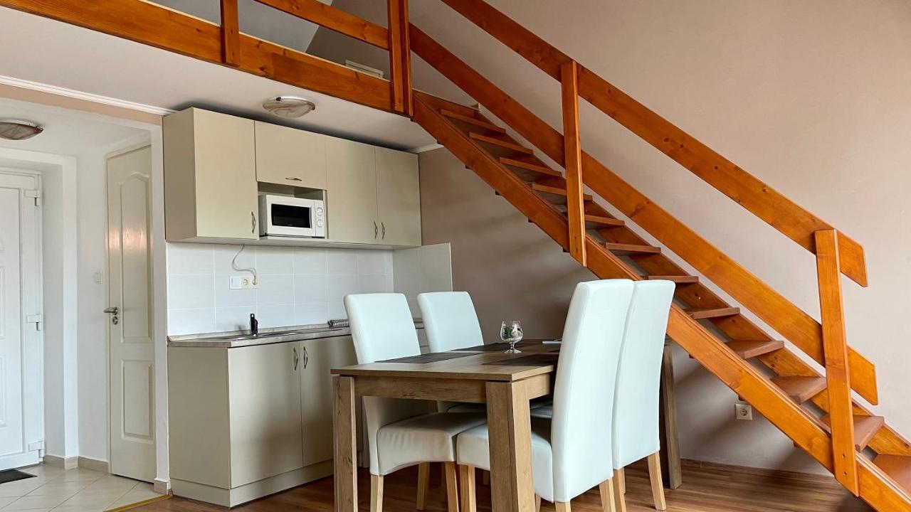Gyula Var Premium Apartman Екстер'єр фото