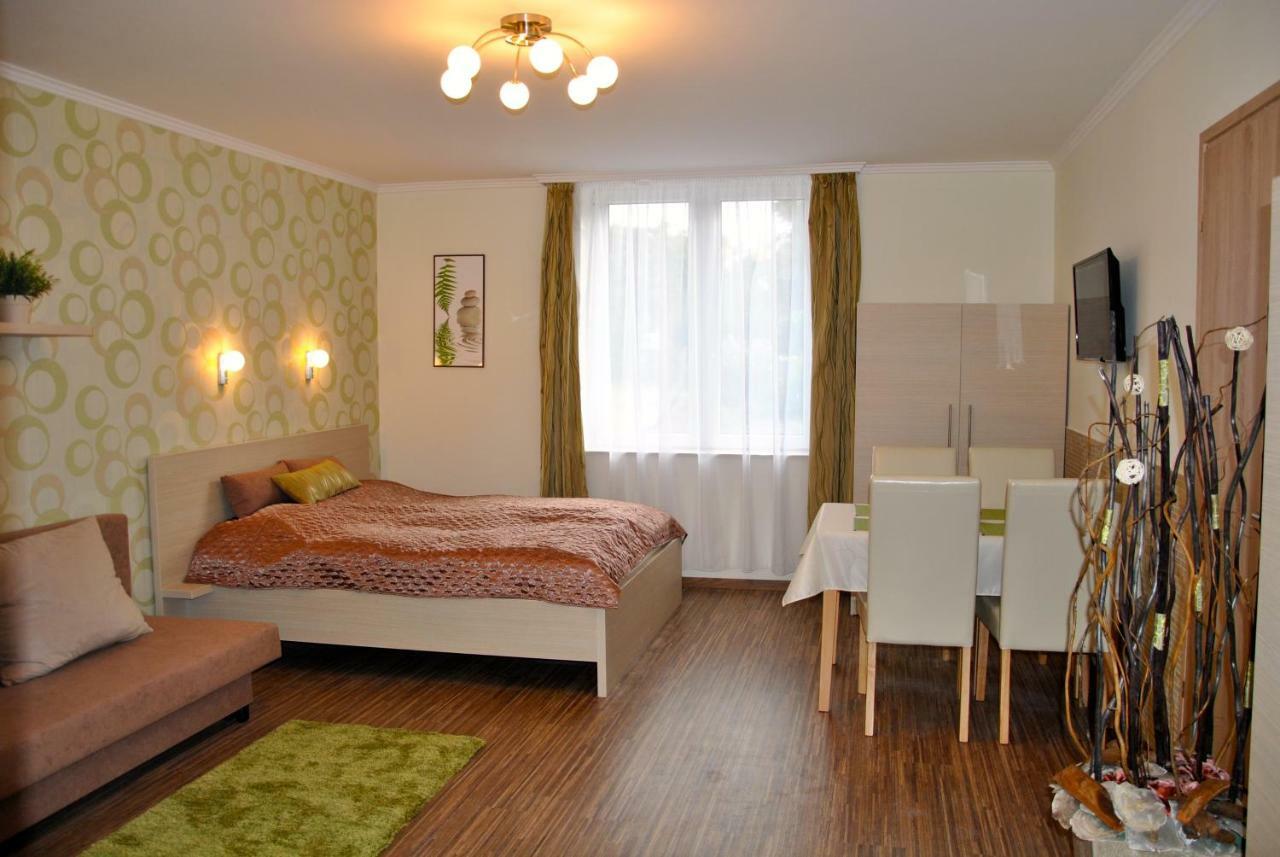 Gyula Var Premium Apartman Екстер'єр фото