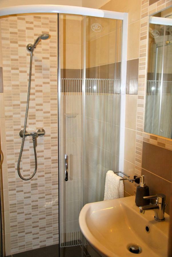 Gyula Var Premium Apartman Екстер'єр фото